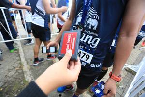 BIB: 479
                            <button type="button" onclick="openModal(4726183)" class="btn btn-primary btn-sm float-right btn-popup" data-toggle="modal" data-target=".modal-high-quality">
                        <i class="fas fa-shopping-cart"></i> Add to Cart
                    </button>
                                            <button type="button" onclick="isThisMe(4726183, true)" class="btn btn-success btn-sm float-right btn-popup btn-isme hidden" data-toggle="tooltip" data-placement="bottom" title="นี่คือรูปของคุณใช่ไหม คลิกที่นี่เพื่อเอาเข้าอัลบั้ม">
                        <i class="fas fa-plus"></i> Add to album
                    </button>
                    <button type="button" onclick="isThisMe(4726183, false)" class="btn btn-warning btn-sm float-right btn-popup btn-isnotme hidden">
                        <i class="fas fa-ban"></i> Remove from album
                    </button>